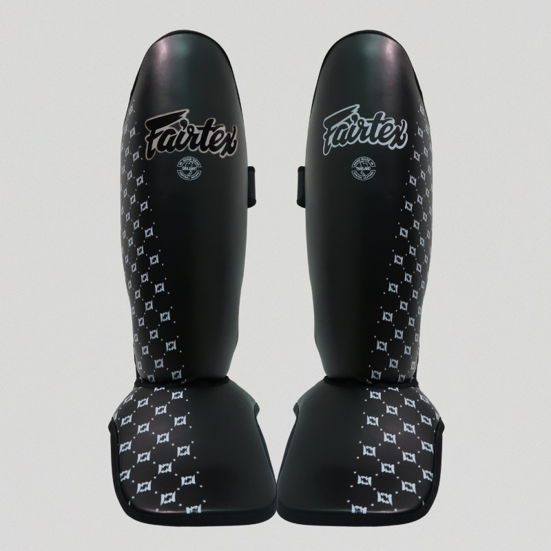 Fairtex 16Oz Gloves & Shinguards - Sparring set - Black